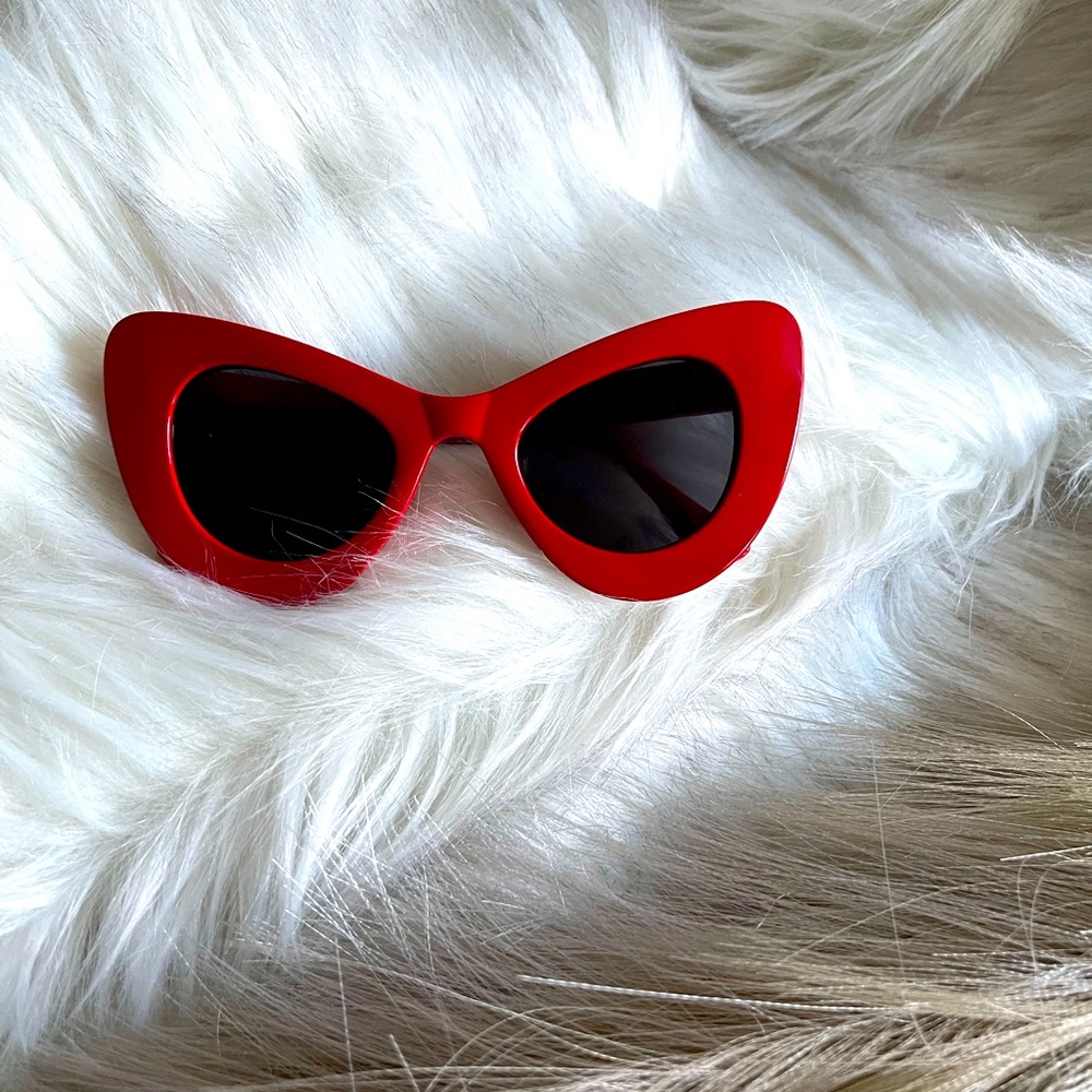 Red Large Frame Cat eye Sunglasses